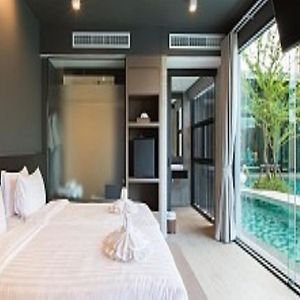 Grand Deluxe Double Room Pool Access